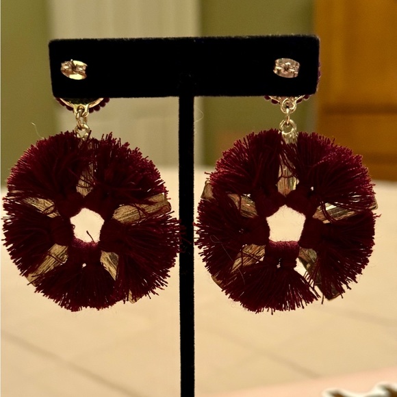Wine colored round post earrings - Picture 2 of 2